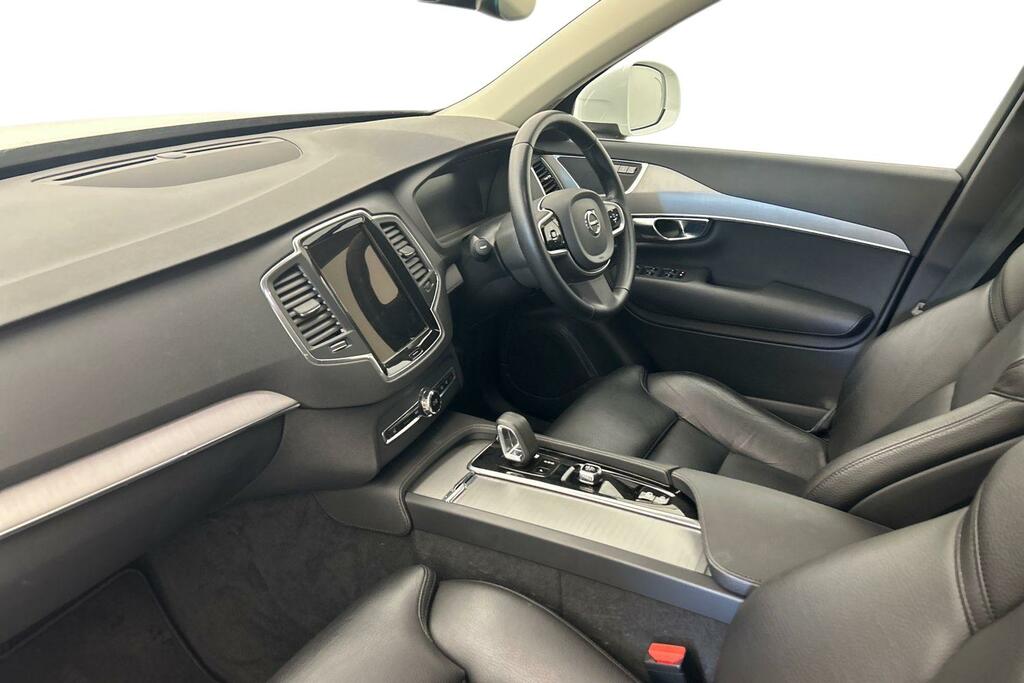 Volvo XC90 Momentum, B5 Awd Mild Hybrid, 7 Seats White #2