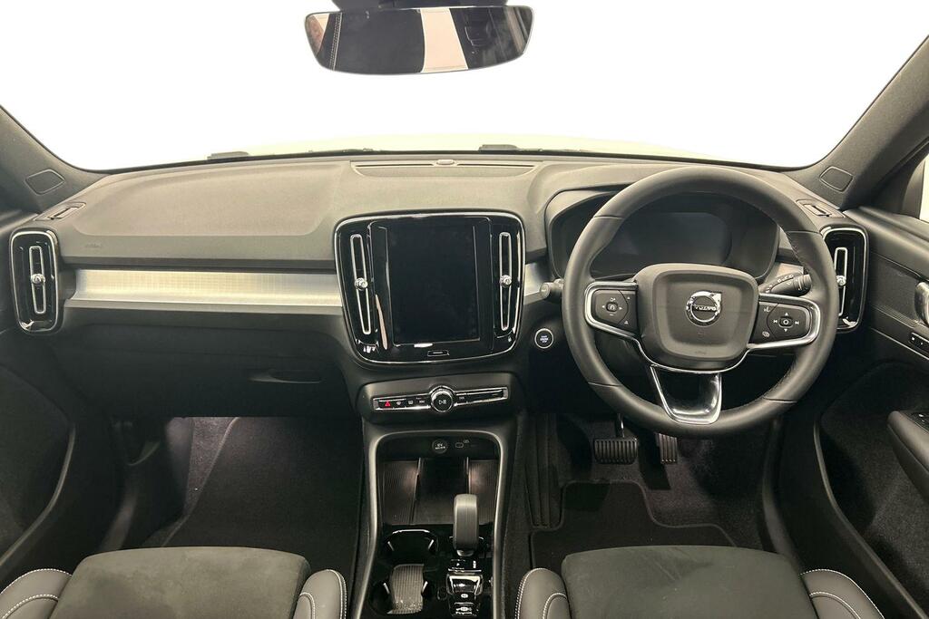 Volvo XC40 Black Edition Plus, B3 Mild Hybrid, SK26WYV White #6