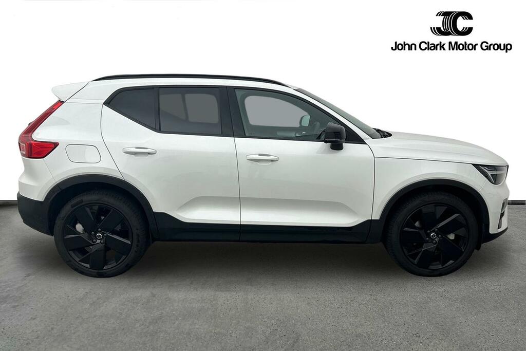 Volvo XC40 Black Edition Plus, B3 Mild Hybrid, SK26WYV White #4