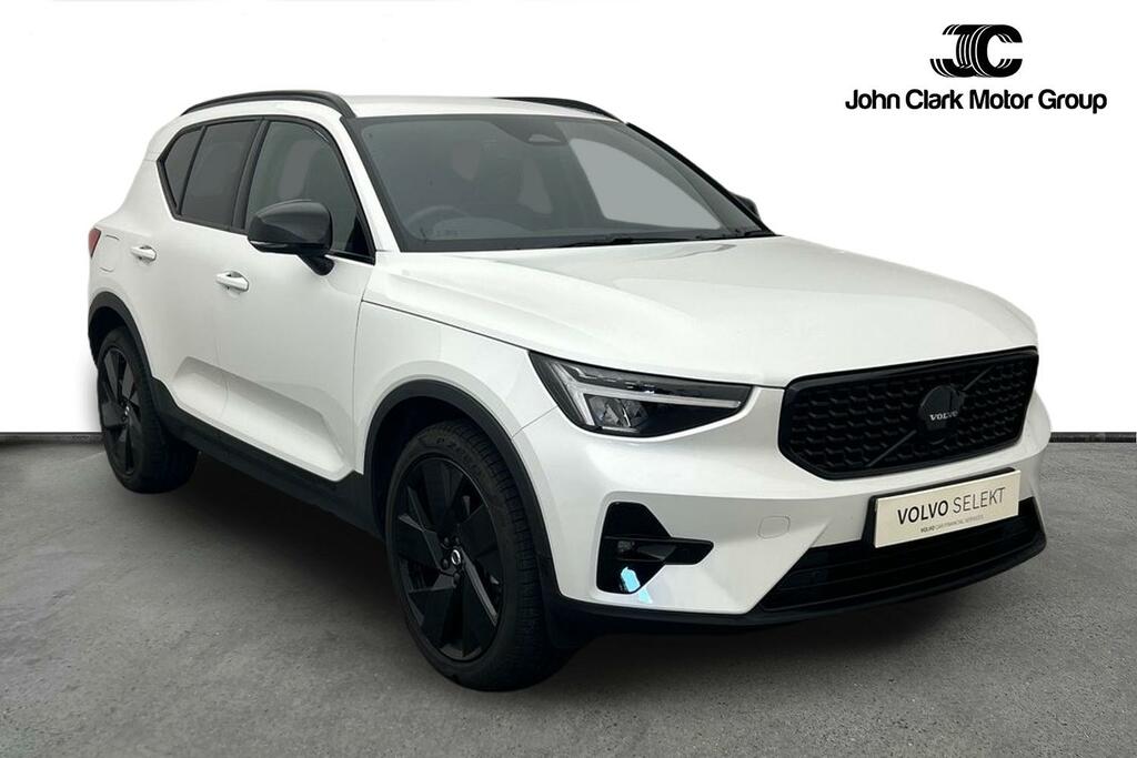 Volvo XC40 Black Edition Plus, B3 Mild Hybrid, White