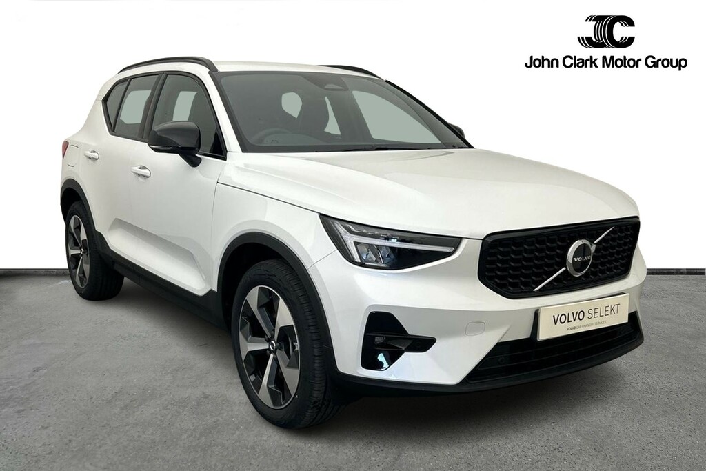 Volvo XC40 Plus, B3 Mild Hybrid, Dark White