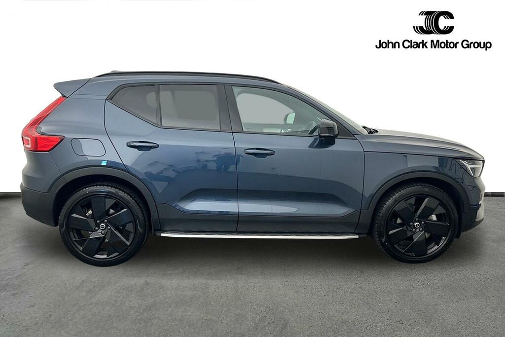 Volvo XC40 Black Edition Plus, B3 Mild Hybrid, SK26WYX Blue #4