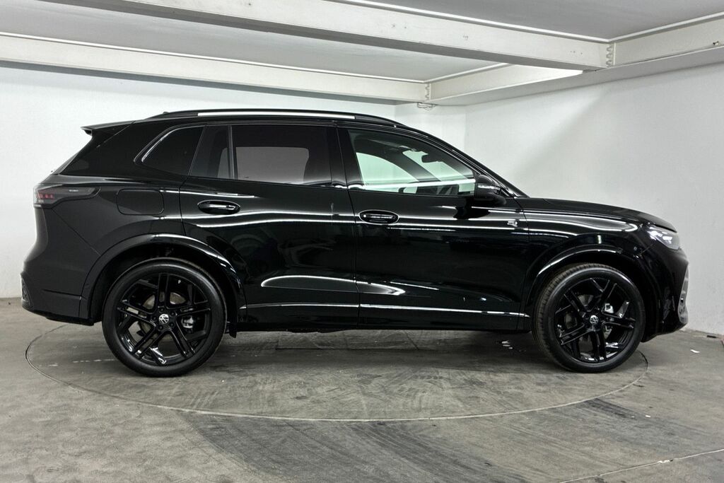 Volkswagen Tiguan 1.5 Etsi 150 Black Edition Dsg SW26KSX Black #4