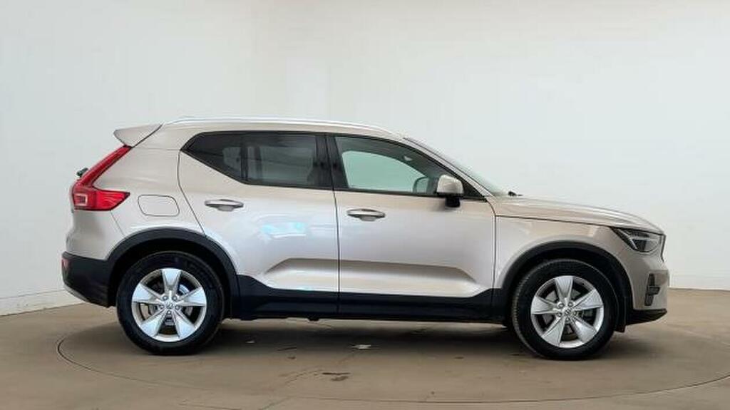 Volvo XC40 2.0 B3p Core CF23ZHL Gold #2