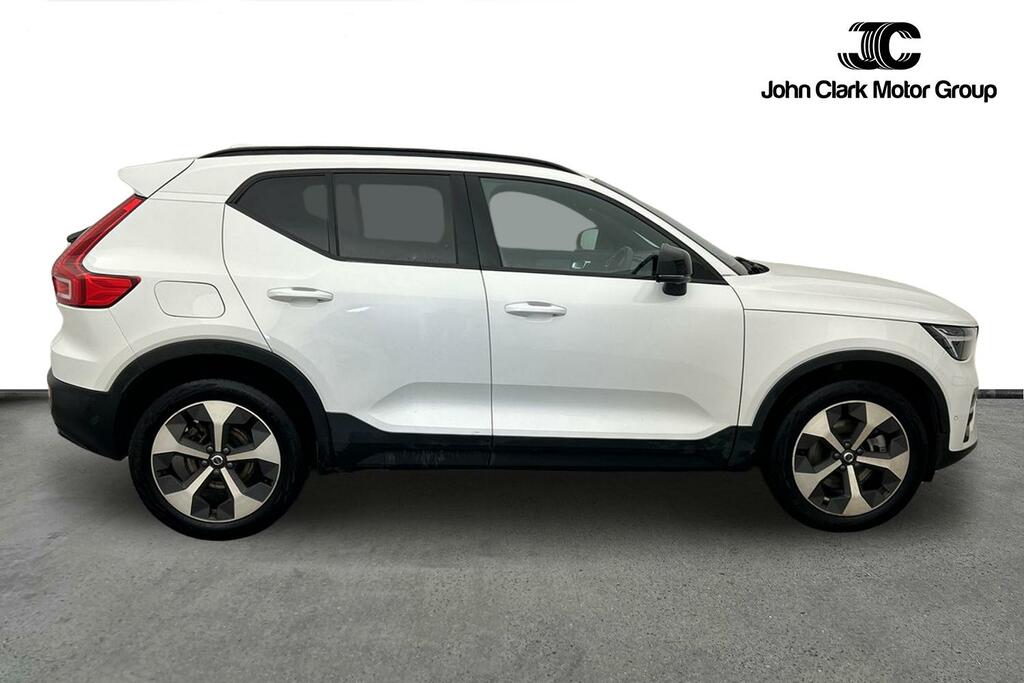 Volvo XC40 Plus, B3 Mild Hybrid, Dark White #4