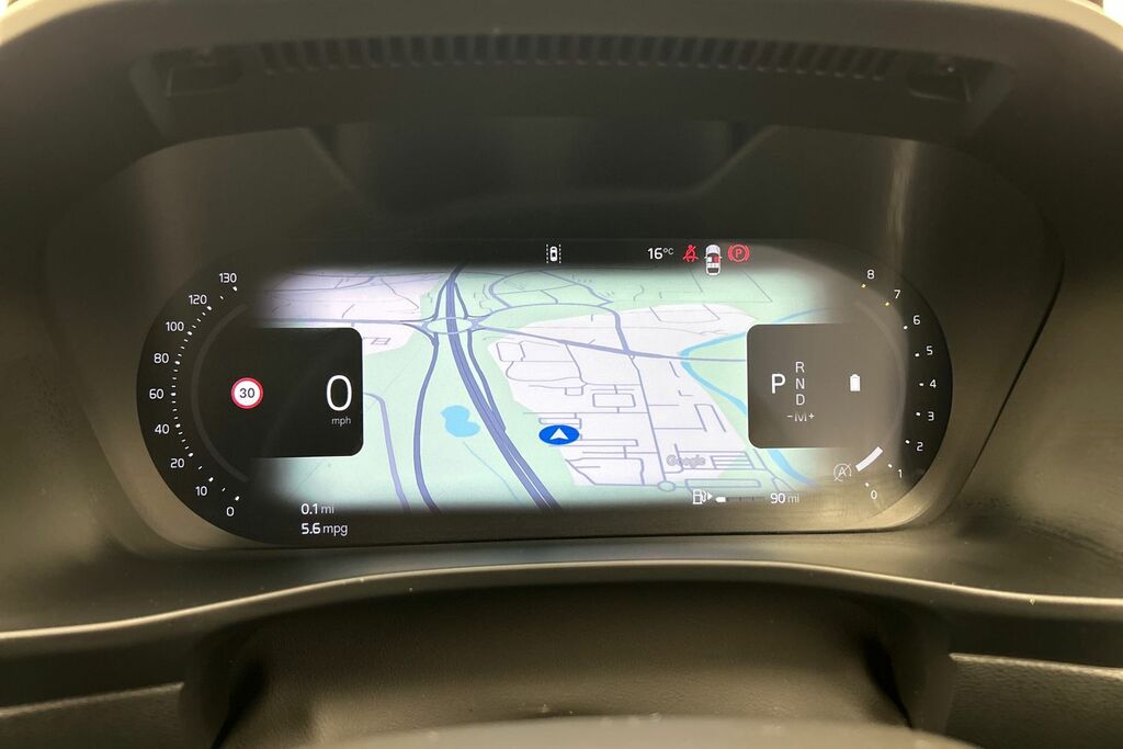 Volvo XC40 Plus Green #7