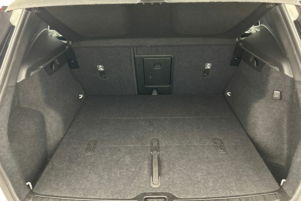 Volvo XC40 Plus Green #8