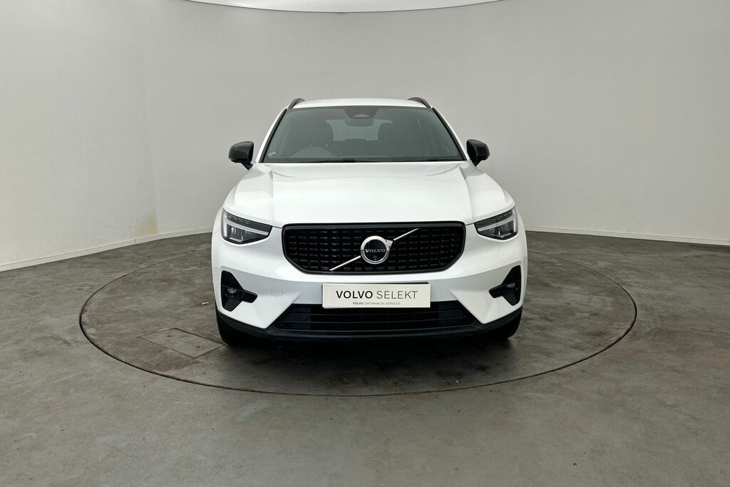 Volvo XC40 Plus Green #31