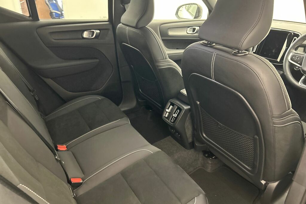 Volvo XC40 Plus Green #27
