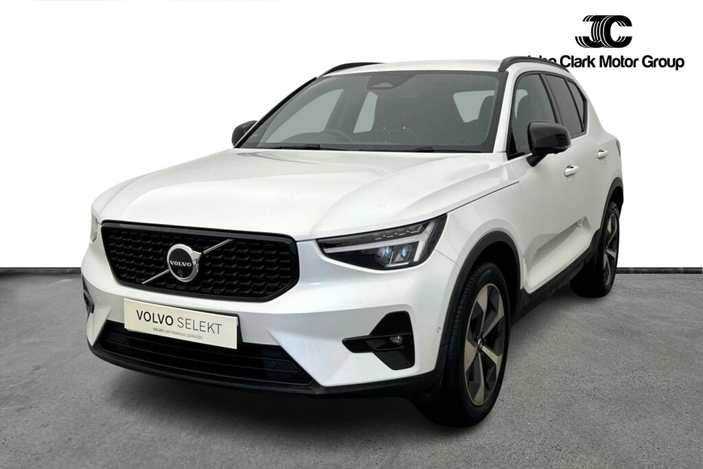 Volvo XC40 Plus Green #9