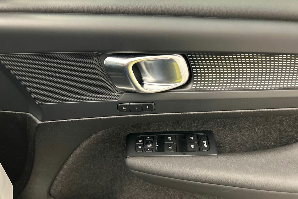 Volvo XC40 Plus Green #29