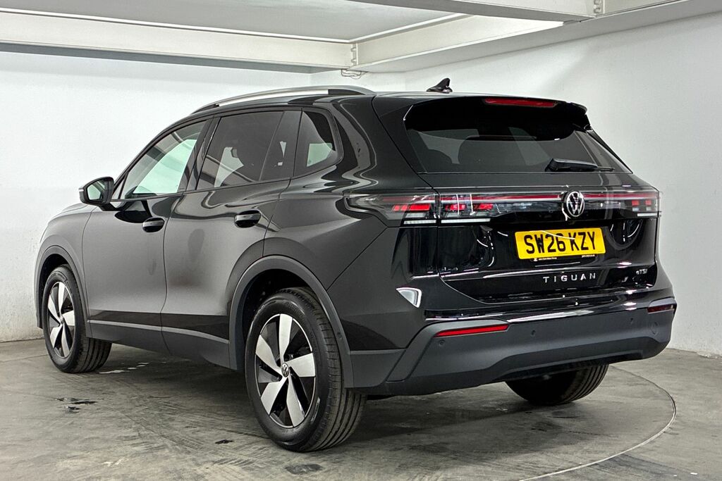Volkswagen Tiguan 1.5 Etsi 150 Match Dsg Black #3