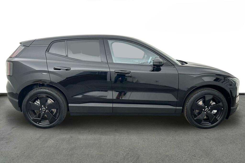 Volvo EX30 Black Edition Plus, Single Motor Extended Range, E Black #4