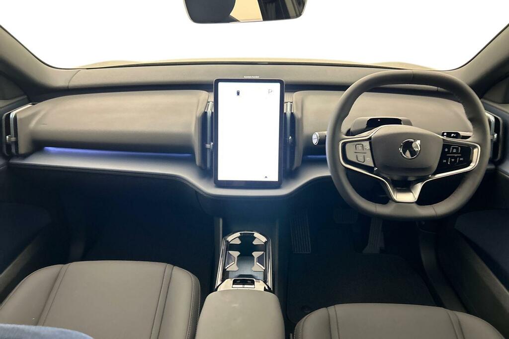 Volvo EX30 Black Edition Plus, Single Motor Extended Range, E Black #6