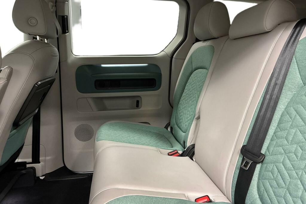 Volkswagen ID.Buzz Commerce Plus White #9