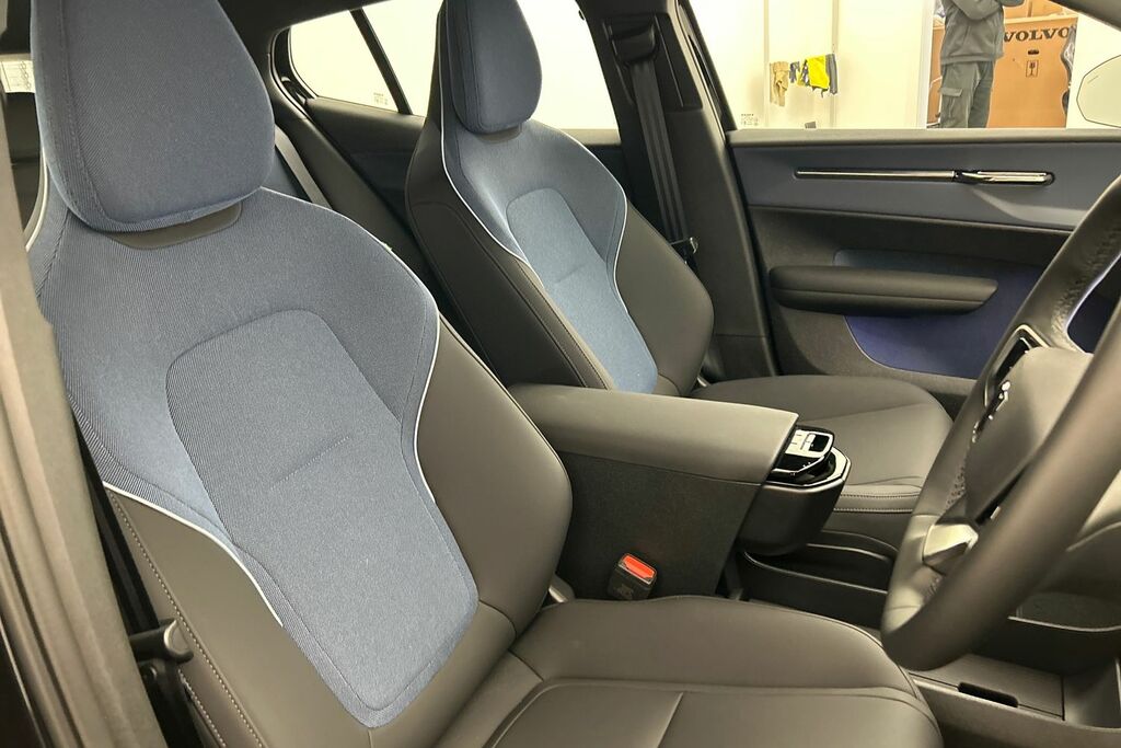 Volvo EX30 Plus, Single Motor Extended Range, Blue #26