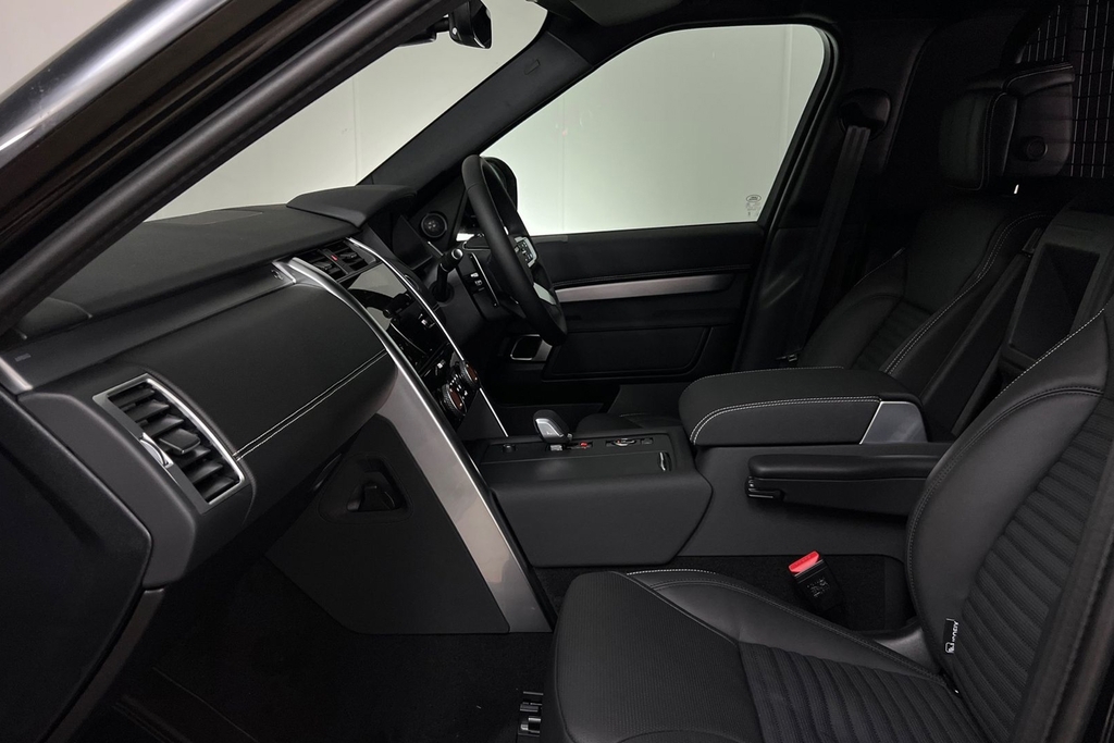 Land Rover Discovery D350 Commercial Dynamic Hse Black #3