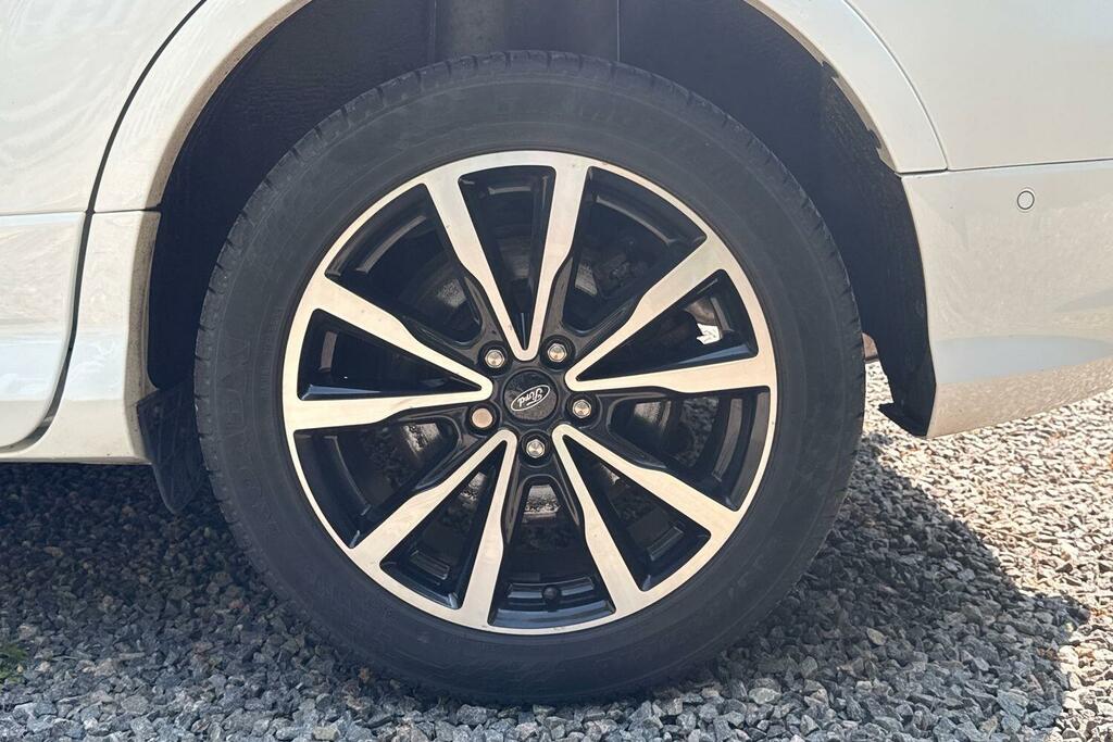 Ford Kuga Titanium White #15
