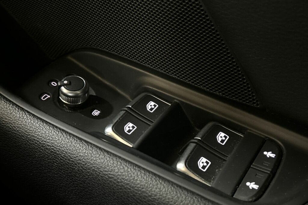 Audi A3 1.6L Sport White #23