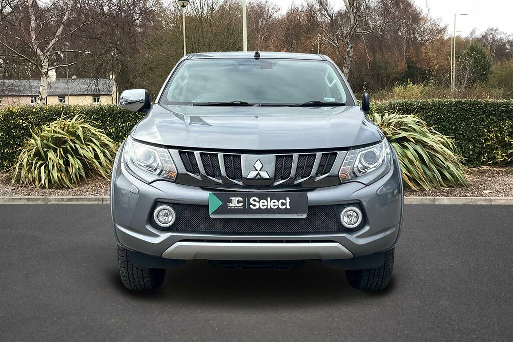 Mitsubishi L200  Black #8