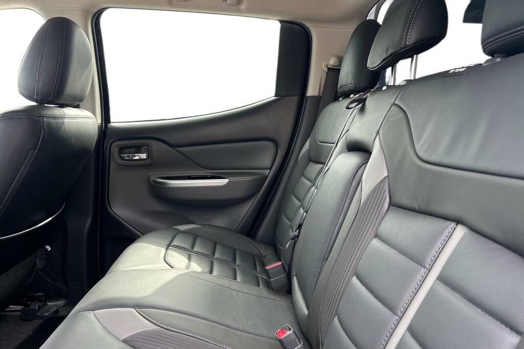 Mitsubishi L200  Black #9