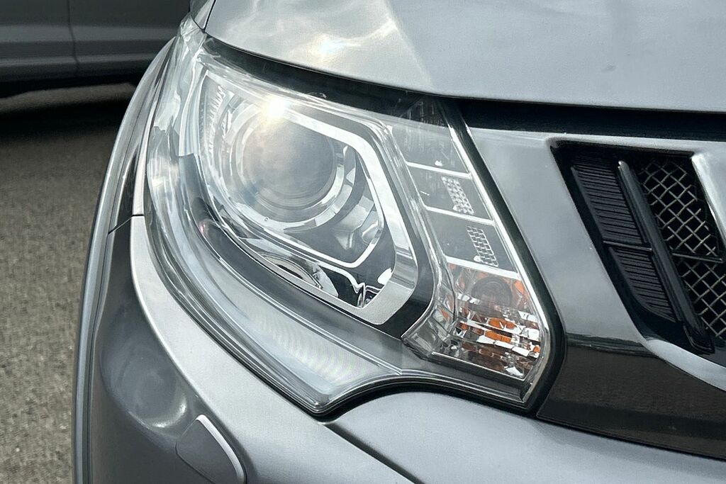Mitsubishi L200  Black #18