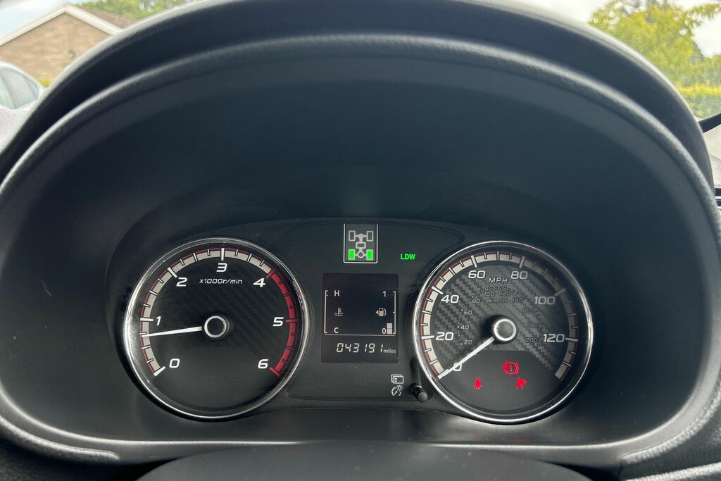 Mitsubishi L200  Black #15