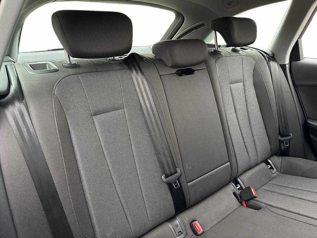 Audi A4 Avant Black Edition Grey #9
