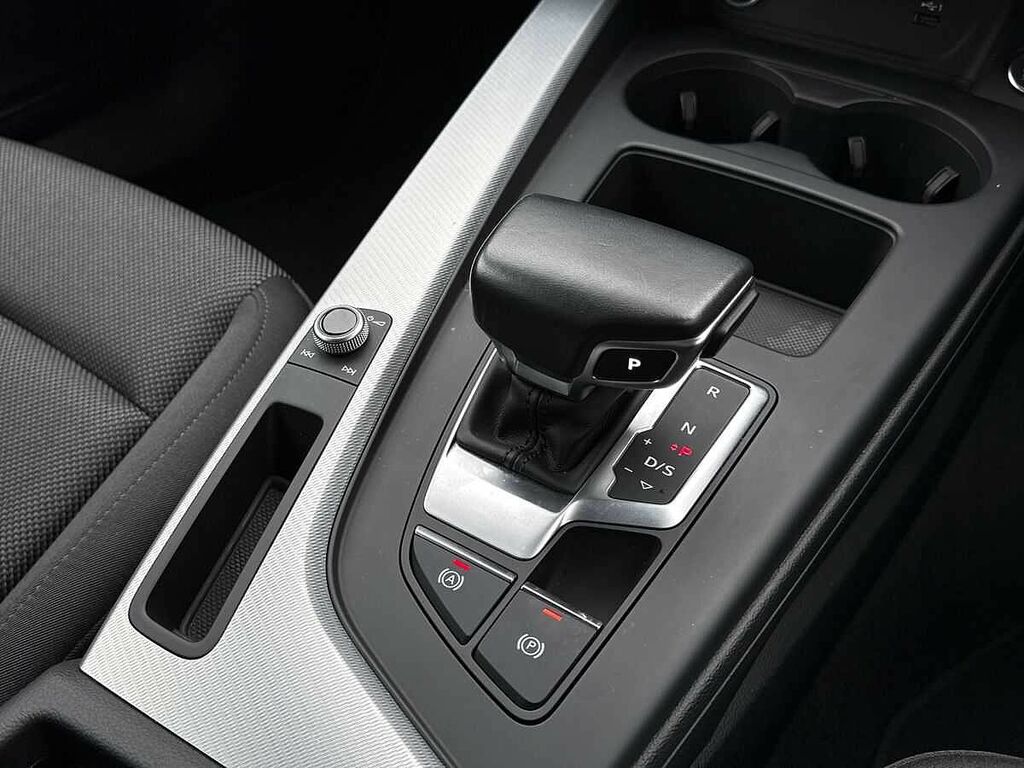 Audi A4 Avant Black Edition Grey #22