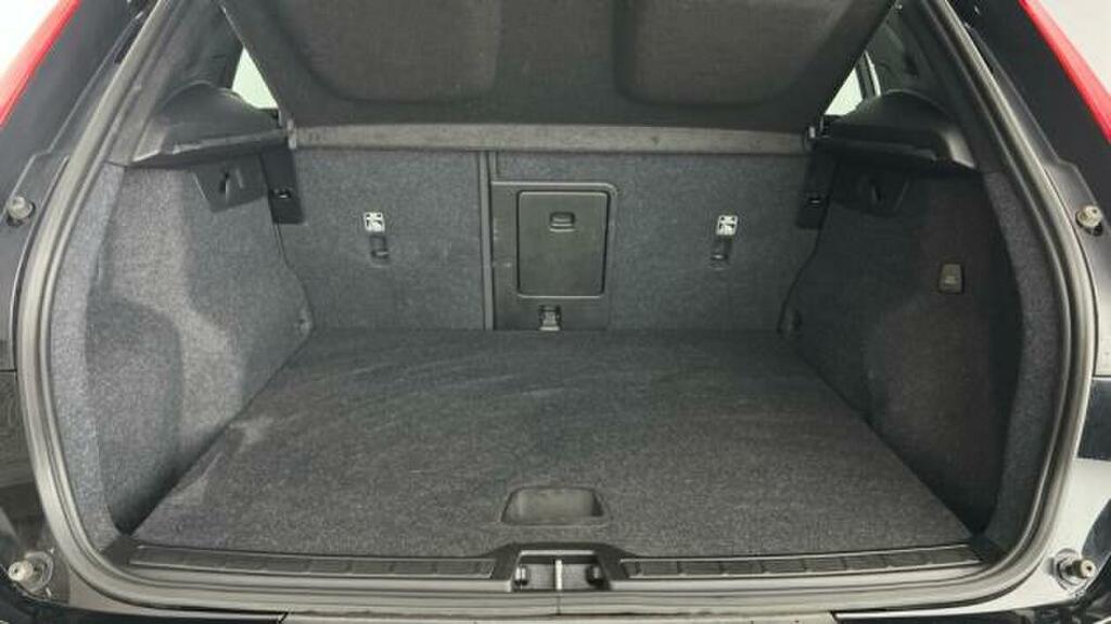 Volvo XC40 2.0 B3p Core Black #5