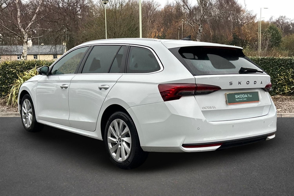Skoda Octavia 2.0 Tdi 150 Se L Dsg White #3