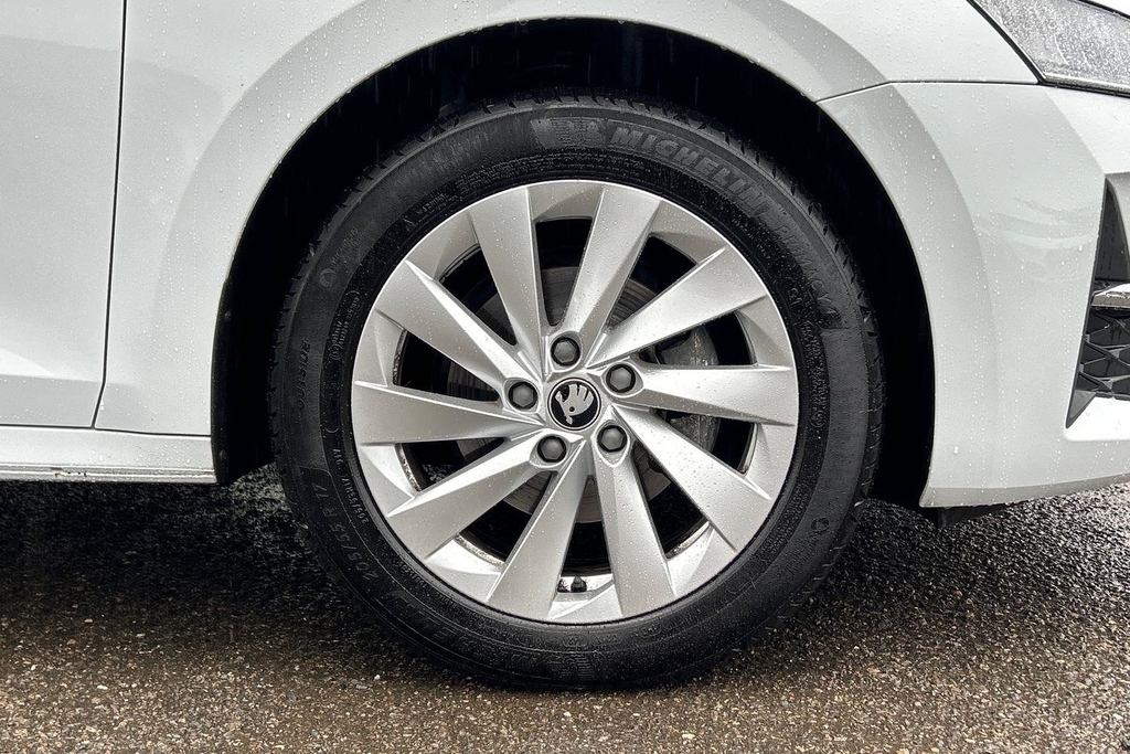 Skoda Octavia 2.0 Tdi 150 Se L Dsg White #5