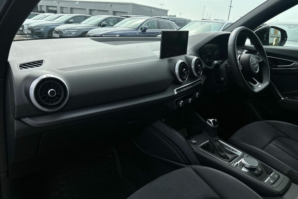 Audi Q2 Black Edition Tfsi 300 Ps S Tronic Grey #2