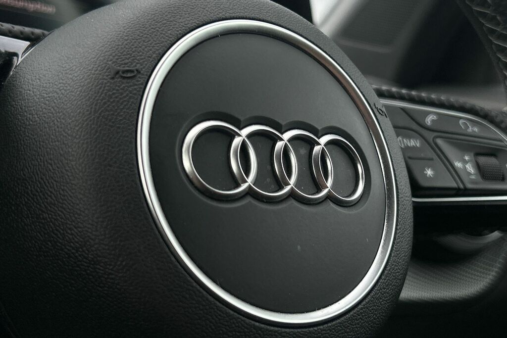 Audi Q2 Suv White #27