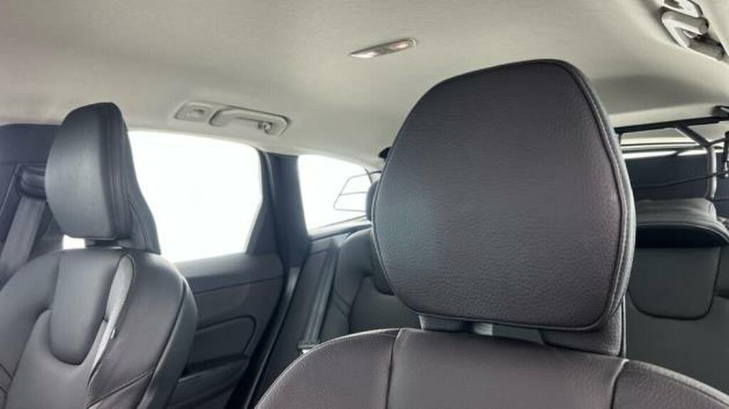 Volvo XC60 Core Black #12