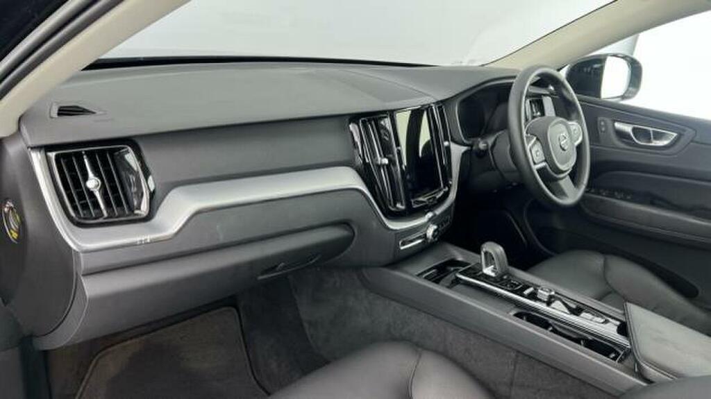 Volvo XC60 2.0 B5p Momentum Awd Geartronic Black #6