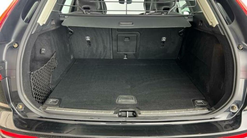 Volvo XC60 2.0 B5p Momentum Awd Geartronic Black #5