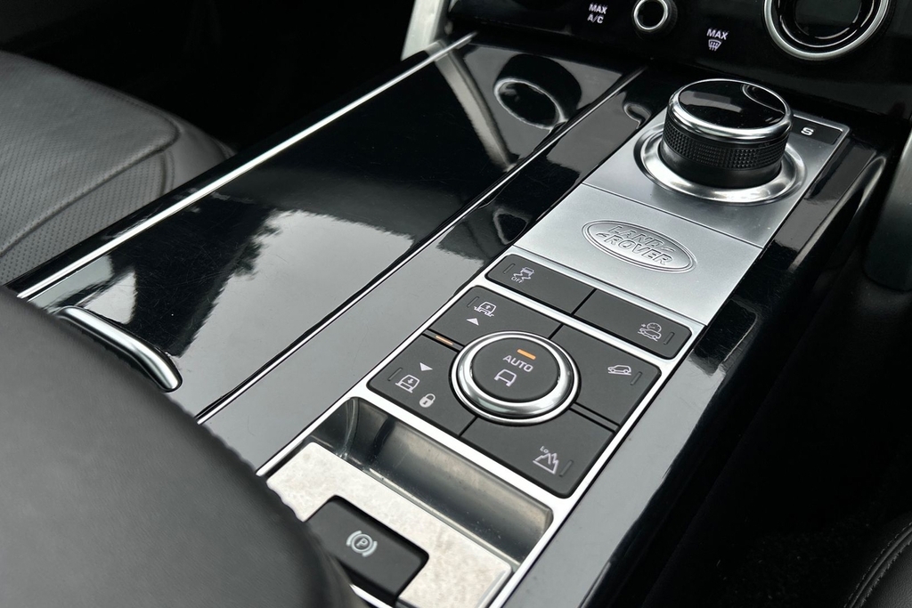 Land Rover Range Rover  Black #13