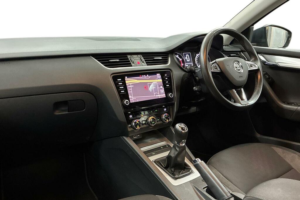 Skoda Octavia 1.0 Tsi Se Technology GL20GGK Grey #2