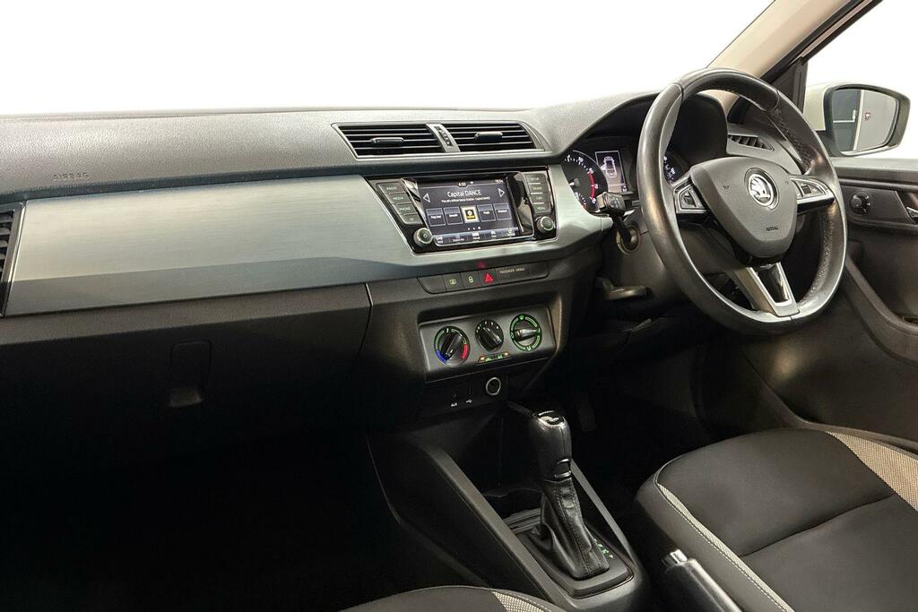 Skoda Fabia 1.0 Tsi 110 Se Dsg FM18MWZ White #2