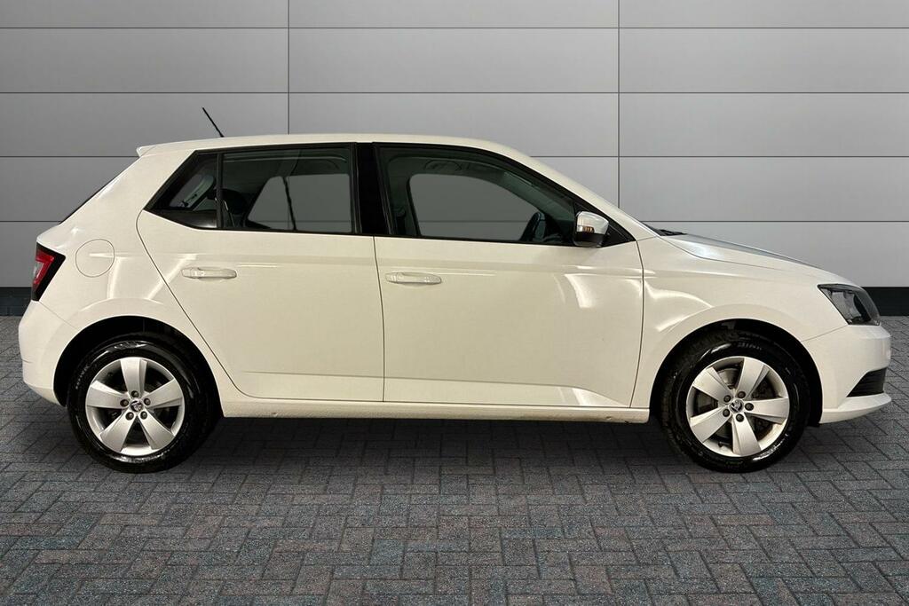 Skoda Fabia 1.0 Tsi 110 Se Dsg FM18MWZ White #4