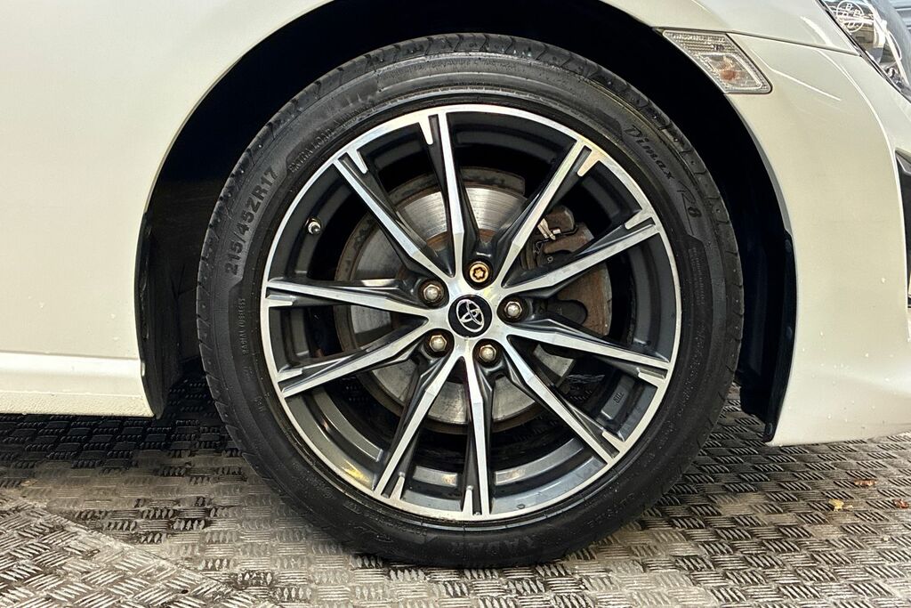 Toyota GT86 2.0 D-4s White #5