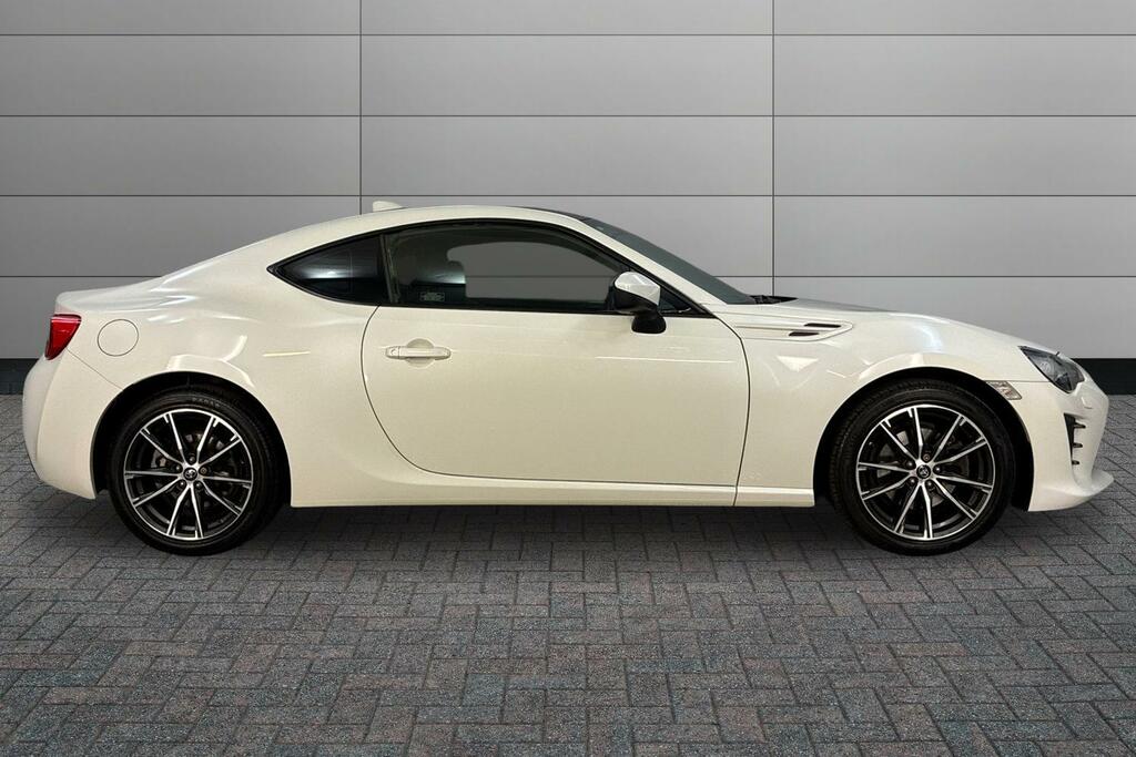Toyota GT86 2.0 D-4s White #4