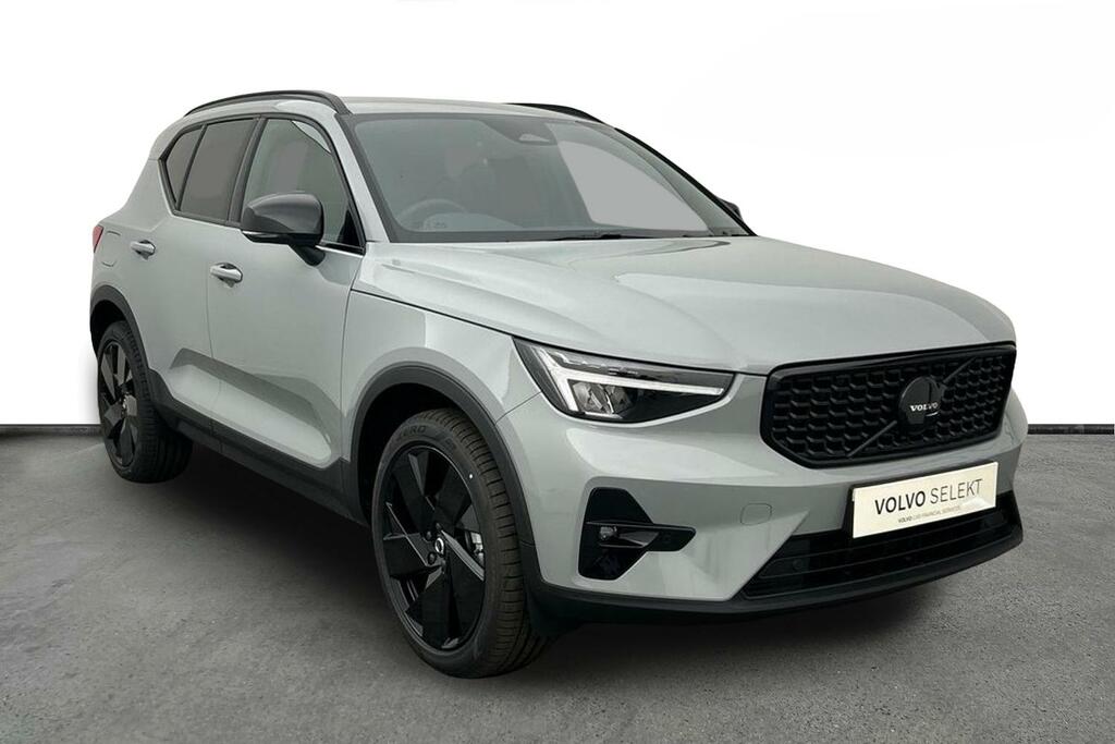 Volvo XC40 Black Edition Plus, B3 Mild Hybrid, SK26WYZ Grey