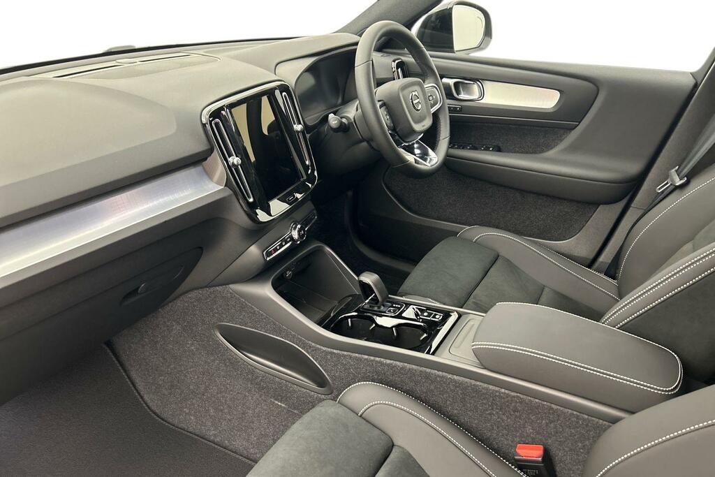 Volvo XC40 Black Edition Plus, B3 Mild Hybrid, SK26WYZ Grey #2