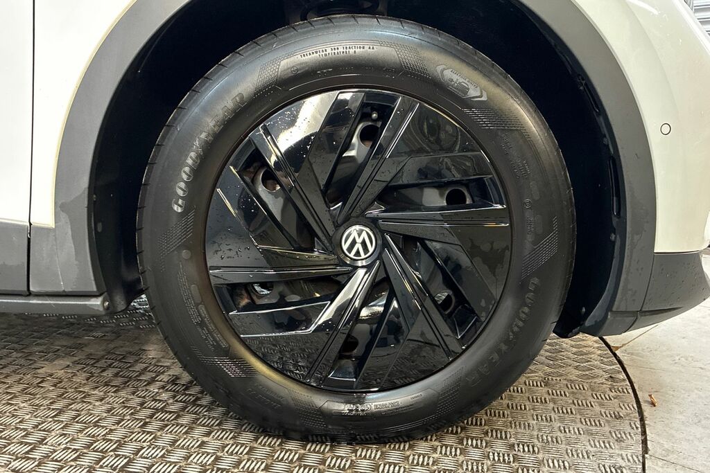 Volkswagen ID.4 109Kw Life Pure 52Kwh White #5