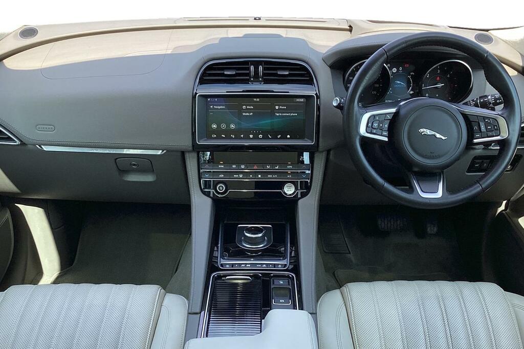 Jaguar F-Pace 2.0D 180 Chequered Flag Awd Black #9