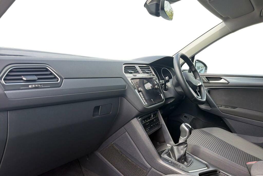 Volkswagen Tiguan 1.5 Tsi Active SY21ZDN White #2