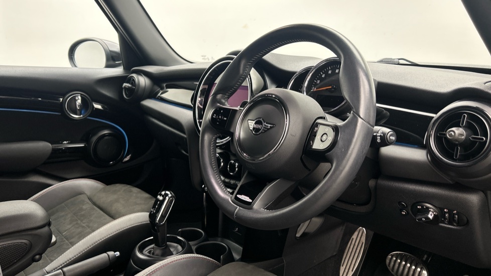 Mini Hatch 5-Door Cooper S Sport ST22LVU Black #6