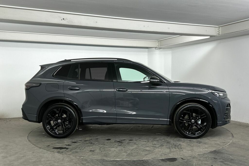 Volkswagen Tiguan 1.5 Etsi 150 Black Edition Dsg SW26DJY Grey #4